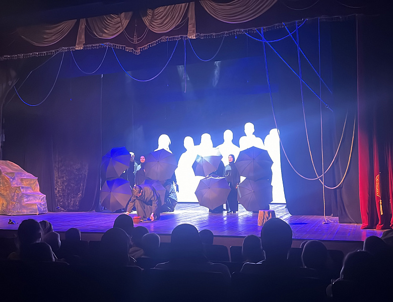 Спектакль "Маугли" в Театре Юного Зрителя